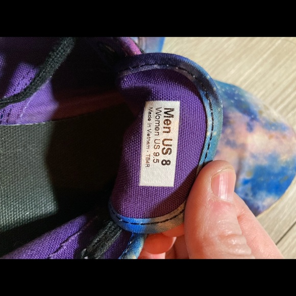 Vans galaxy shoes - Picture 3 of 3